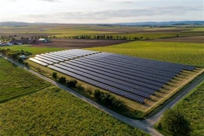 Inħaddnu x-Xemx: Vjaġġ fit-Teknoloġija tal-Enerġija Solari